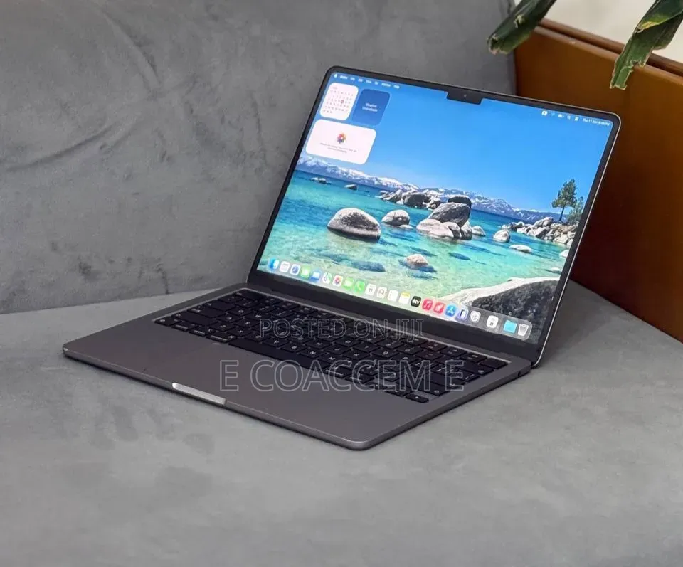 New Laptop Apple MacBook 8GB SSD 256GB