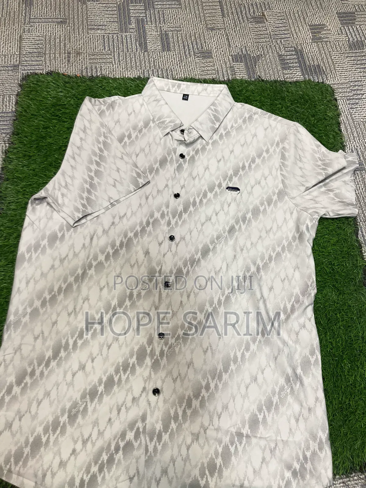 Grey White Pshort-Sleeve Casual Shirt
•
