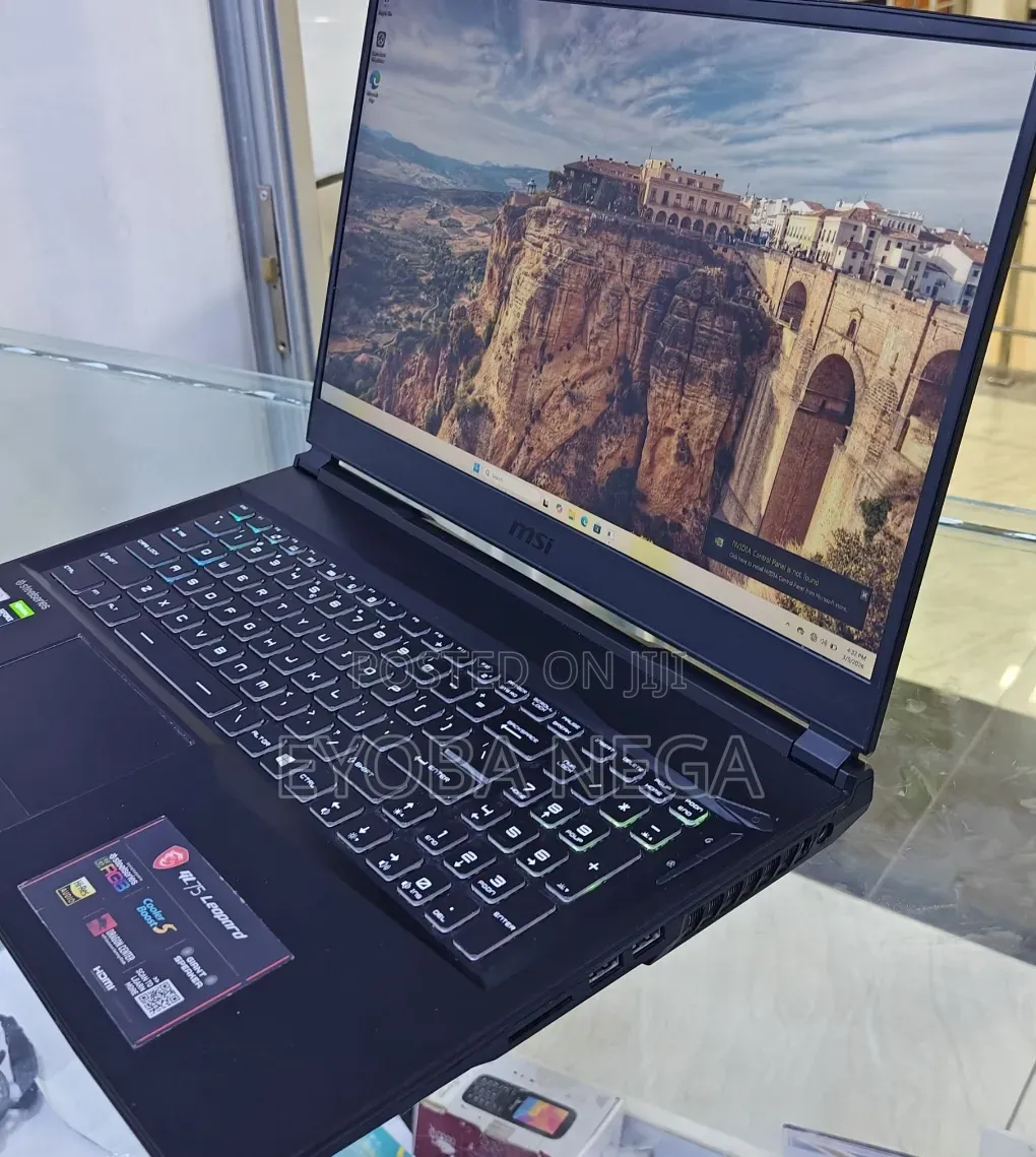 New Laptop MSI GP75 Leopard 16GB Intel Core i7 SSD 512GB