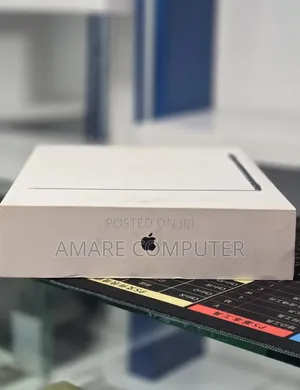 New Laptop Apple MacBook Air 2025 M4 16GB Apple M4 SSD 256GB