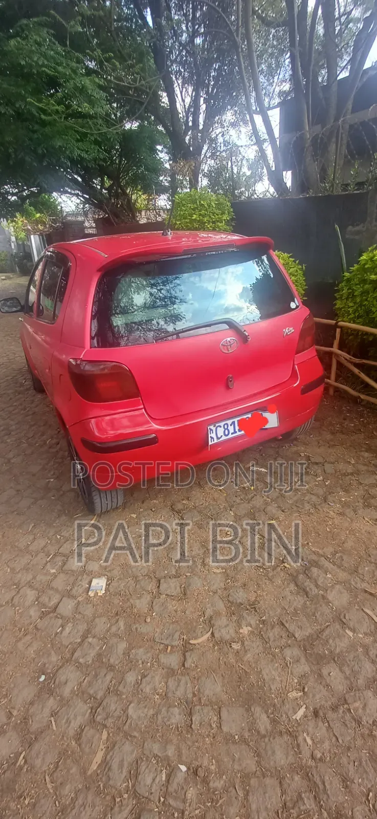 Toyota Vitz 2004 Red