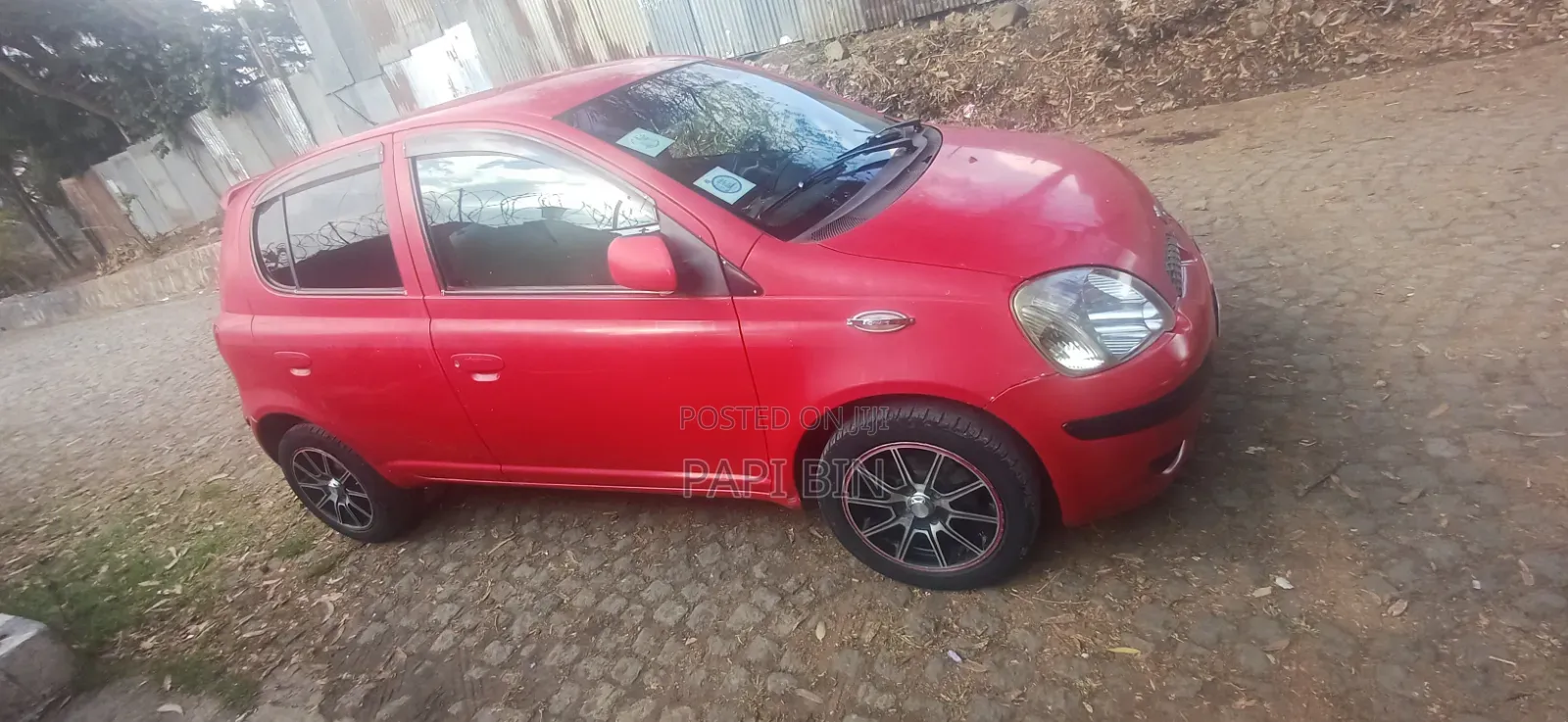 Toyota Vitz 2004 Red
