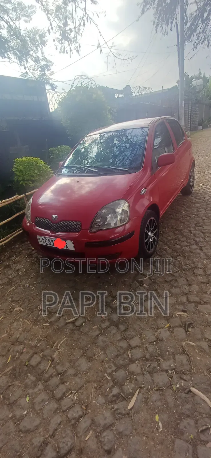 Toyota Vitz 2004 Red