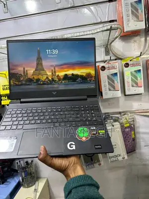 New Laptop HP Victus 15 16GB AMD Ryzen 5 SSD 512GB