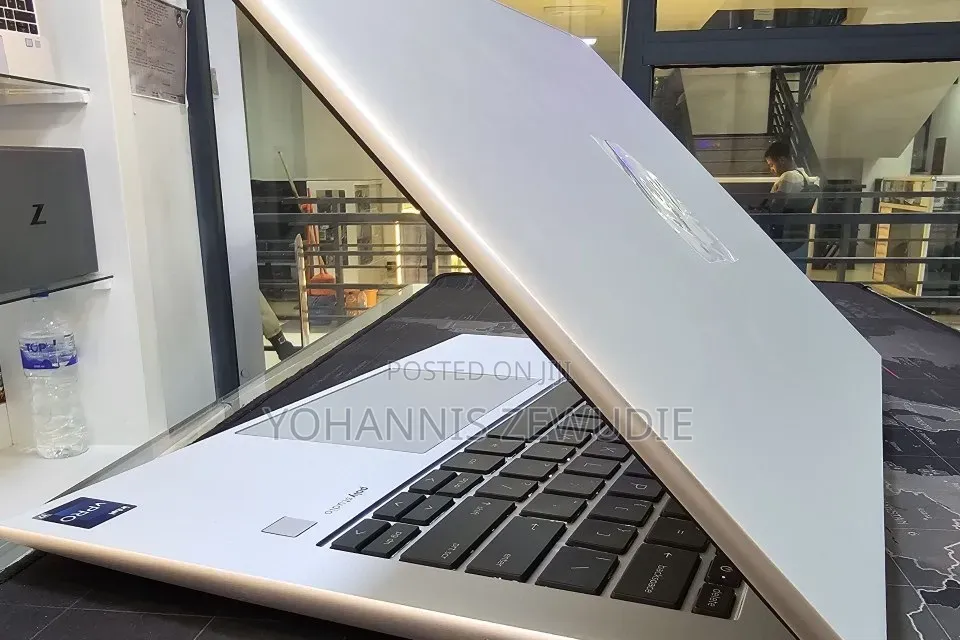 New Laptop HP EliteBook 840 G10 16GB Intel Core i7 SSD 512GB