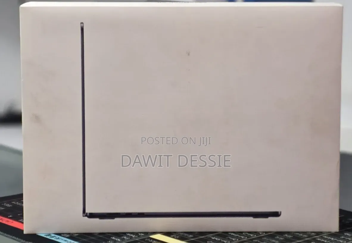 New Laptop Apple MacBook Air 2025 M4 16GB Apple M1 SSD 256GB