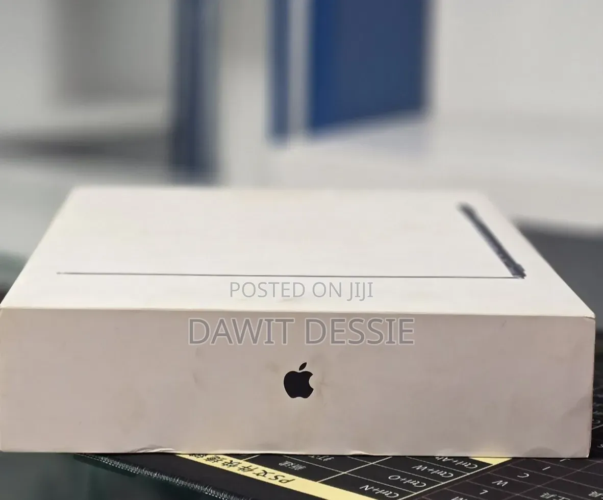 New Laptop Apple MacBook Air 2025 M4 16GB Apple M1 SSD 256GB