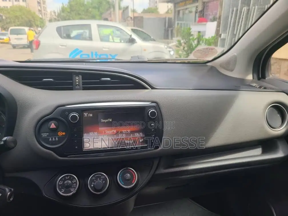 Toyota Yaris 2015 White