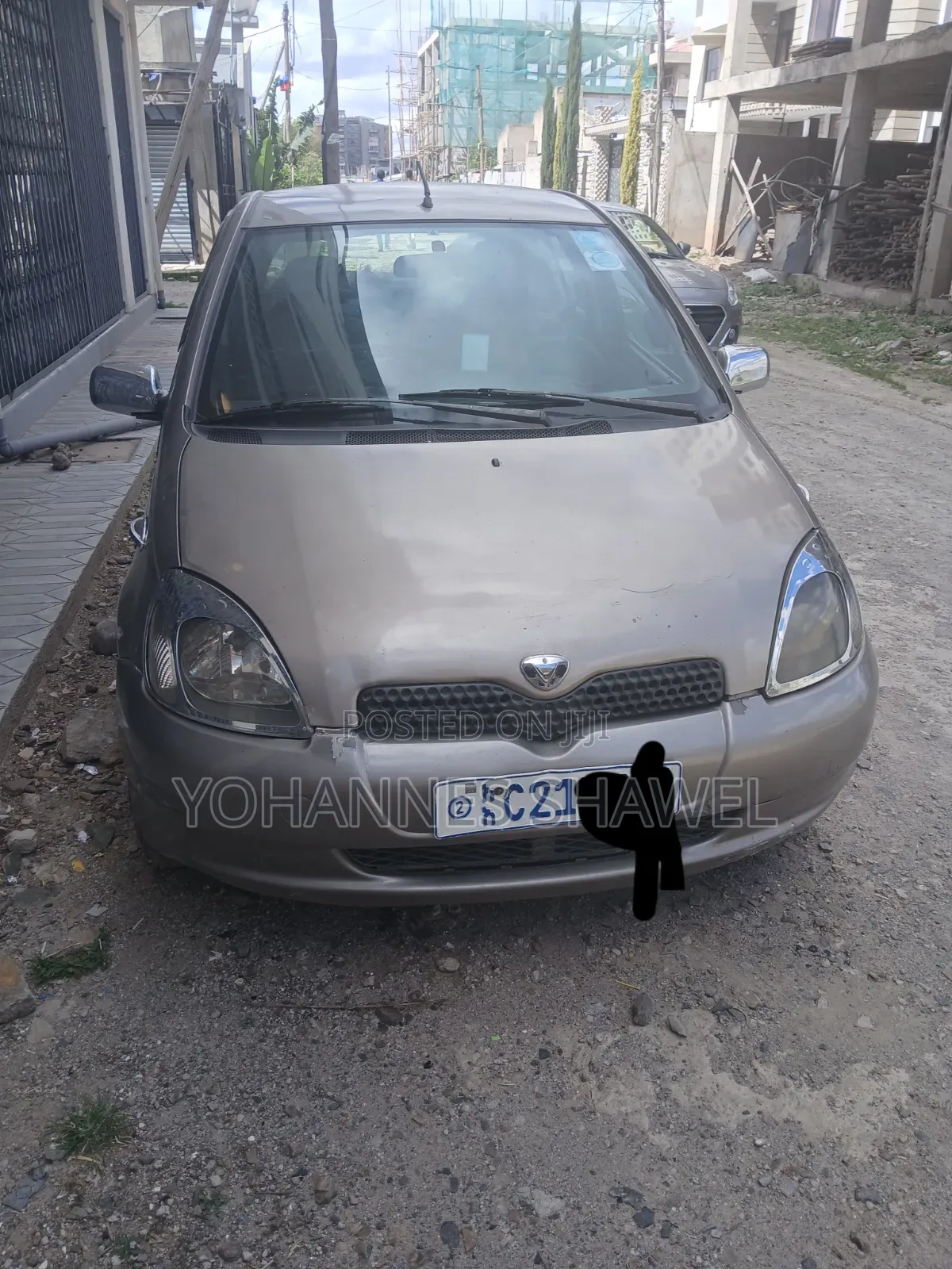 Toyota Vitz 2001 Ivory