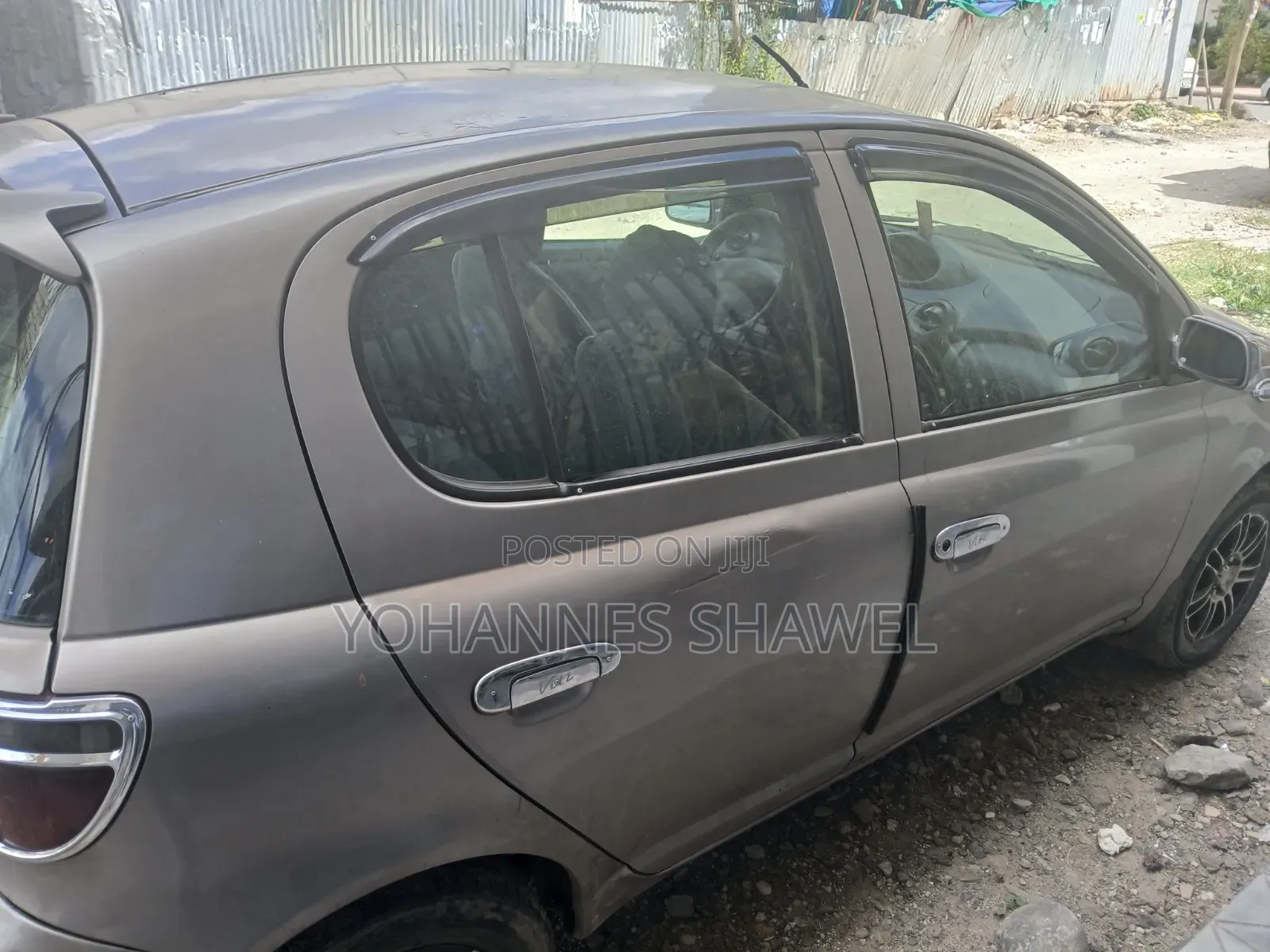 Toyota Vitz 2001 Ivory