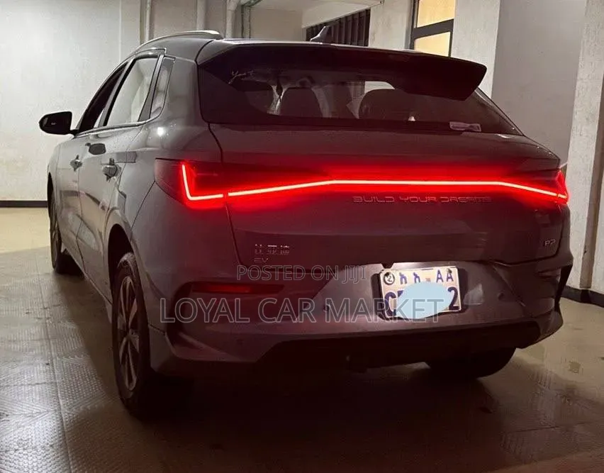 BYD E2 43 kWh 94 hp FWD 2024 Gray