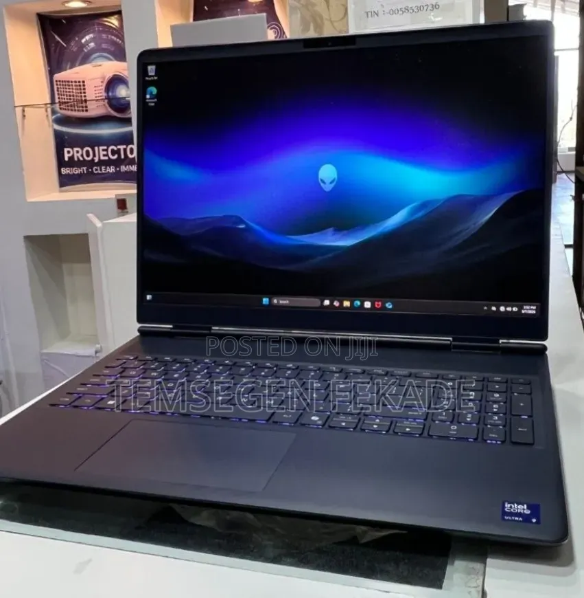 New Laptop Alienware X16 32GB Intel Core Ultra 9 SSD 1T
