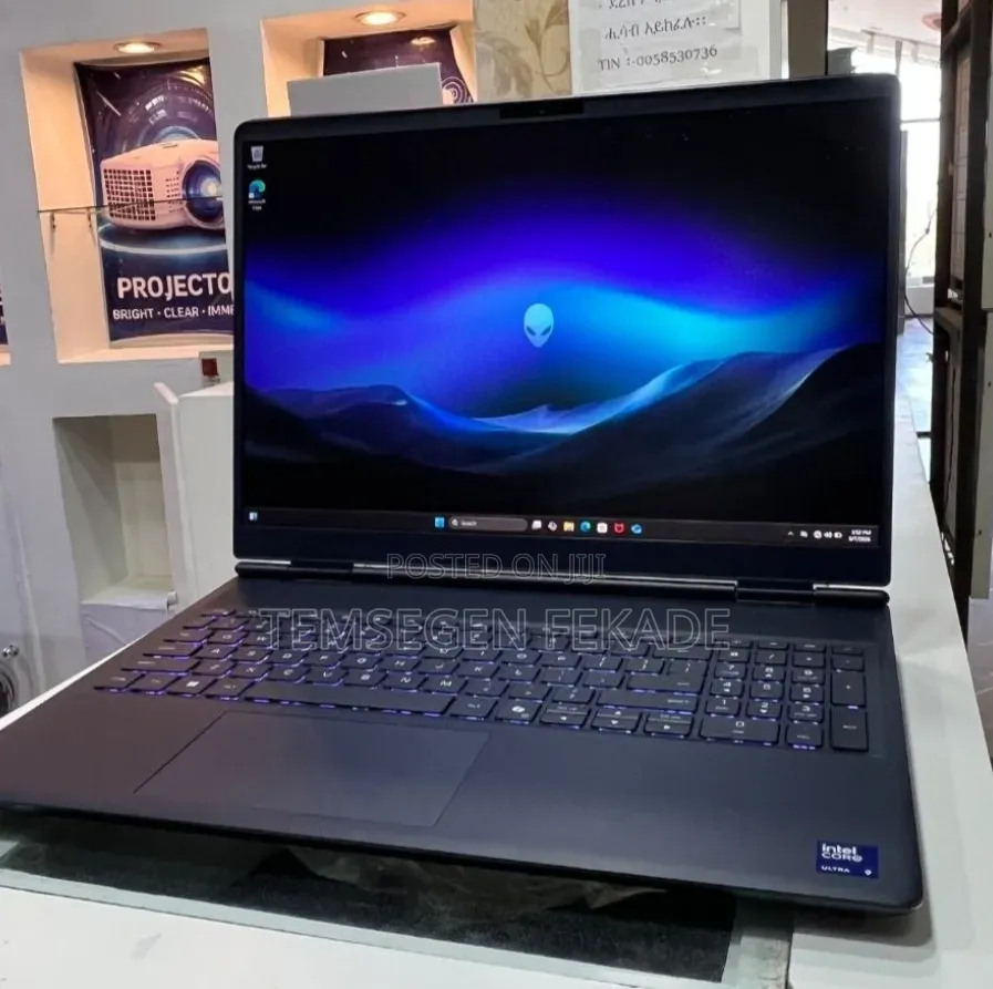 New Laptop Alienware X16 32GB Intel Core Ultra 9 SSD 1T