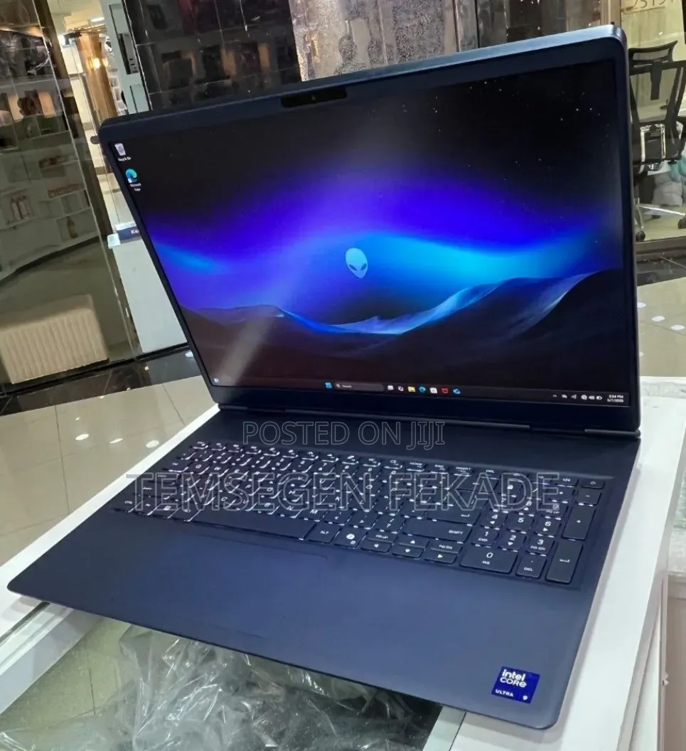 New Laptop Alienware X16 32GB Intel Core Ultra 9 SSD 1T