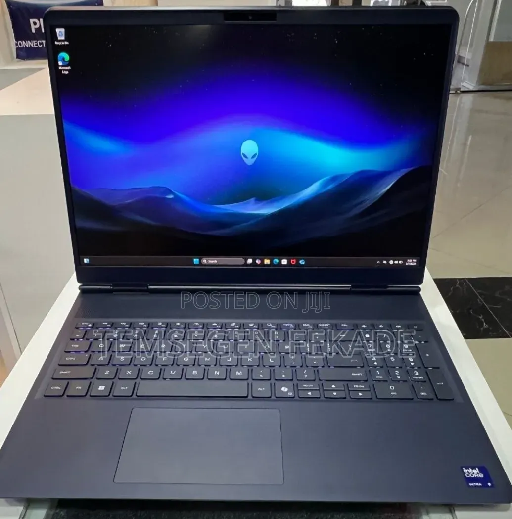 New Laptop Alienware X16 32GB Intel Core Ultra 9 SSD 1T