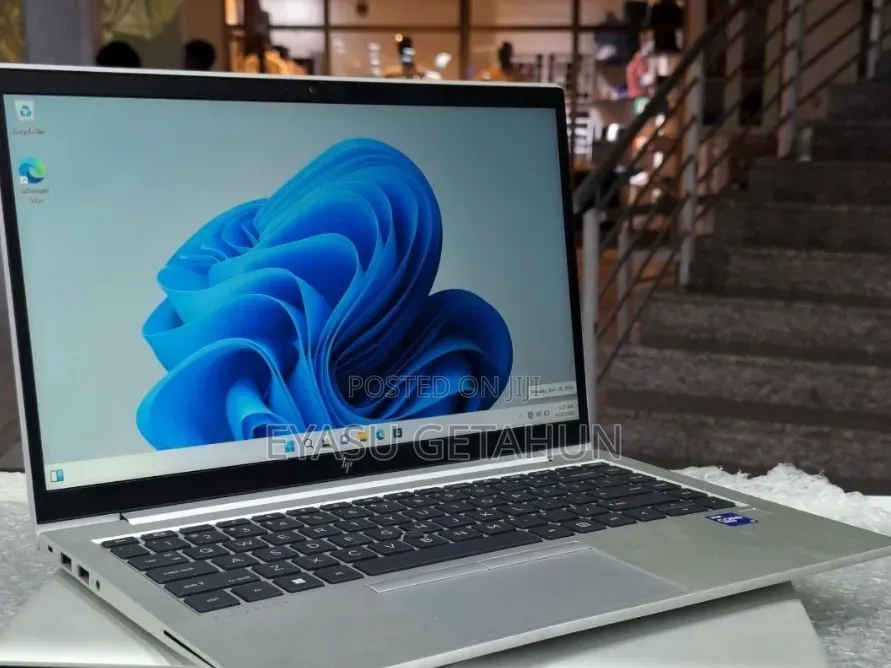 New Laptop HP EliteBook 840 G8 16GB Intel Core i7 SSD 512GB