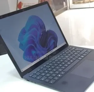 New Laptop Microsoft Surface 16GB Intel Core i7 SSD 512GB