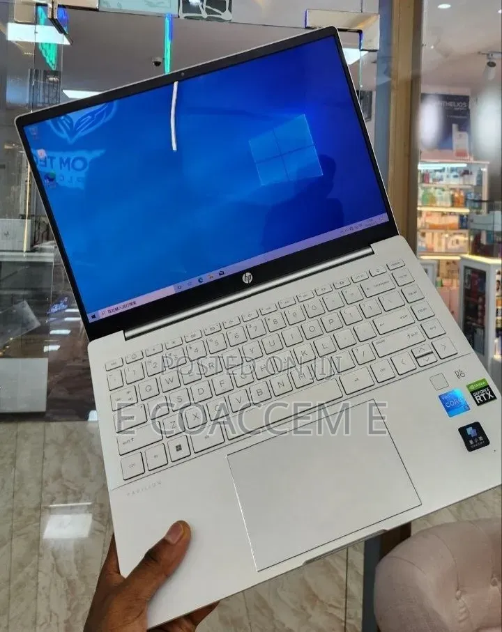 New Laptop HP 16GB Intel Core i5 SSD 512GB