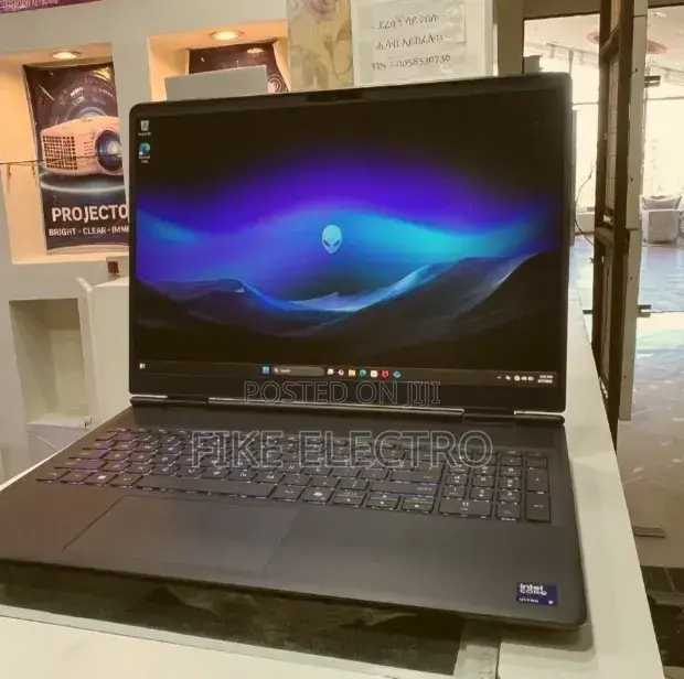 New Laptop Alienware 16 Aurora 32GB Intel Core Ultra 9 SSD 1T
