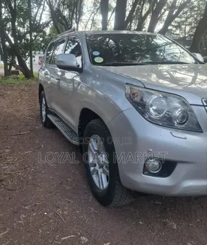 Toyota Land Cruiser Prado 2012 Gray
