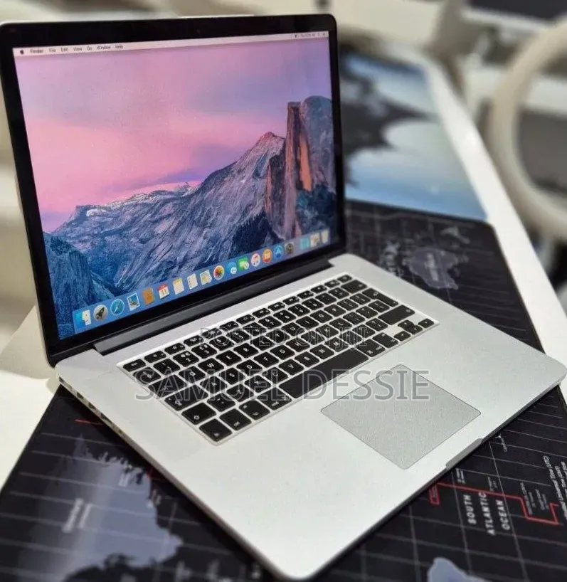 New Laptop Apple MacBook Pro 2015 16GB Intel Core i7 SSD 256GB