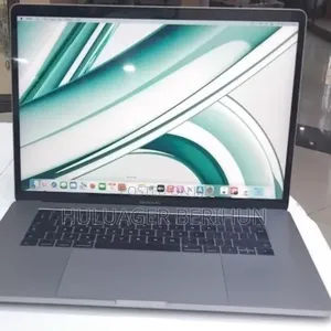 New Laptop Apple MacBook Pro 2017 16GB Intel Core i7 SSD 512GB
