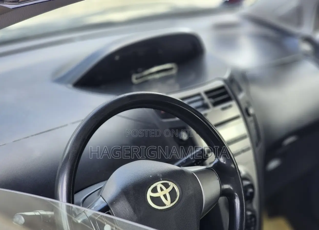 Toyota Yaris 2009 Silver