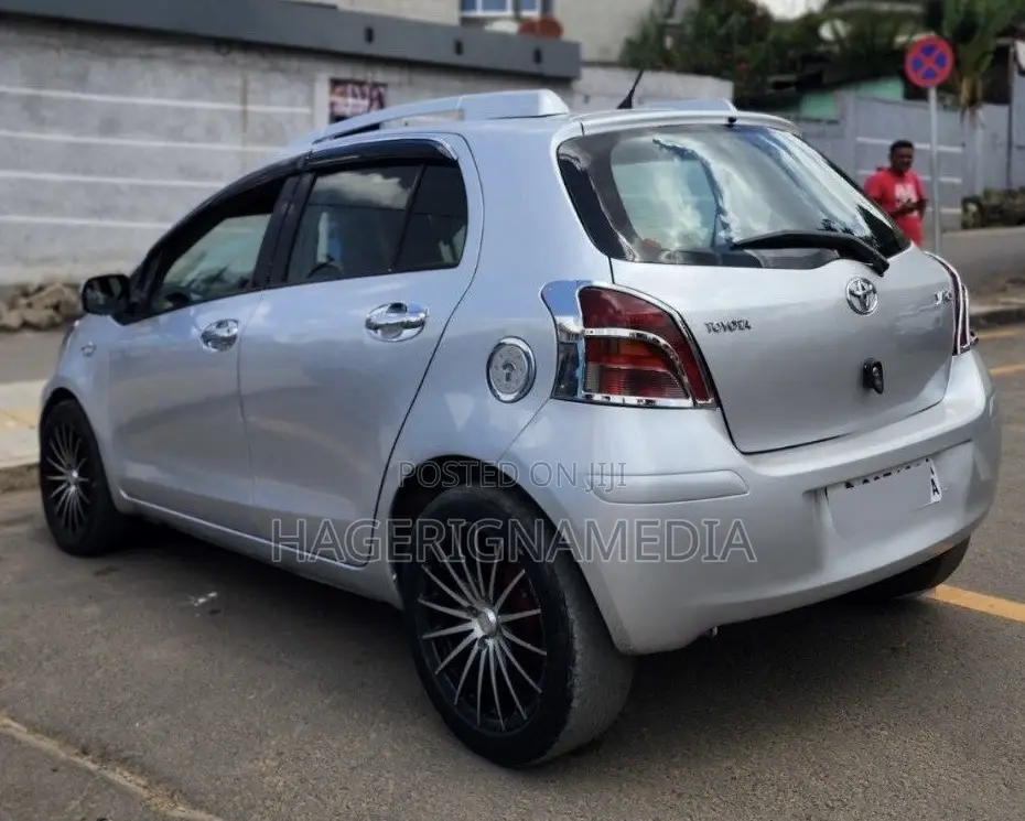 Toyota Yaris 2009 Silver