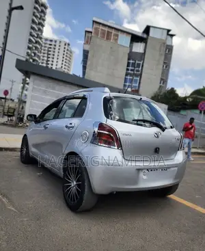 Toyota Yaris 2009 Silver
