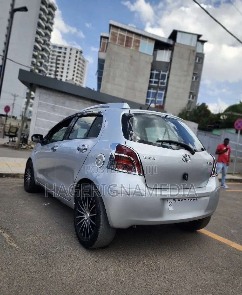 Toyota Yaris 2009 Silver