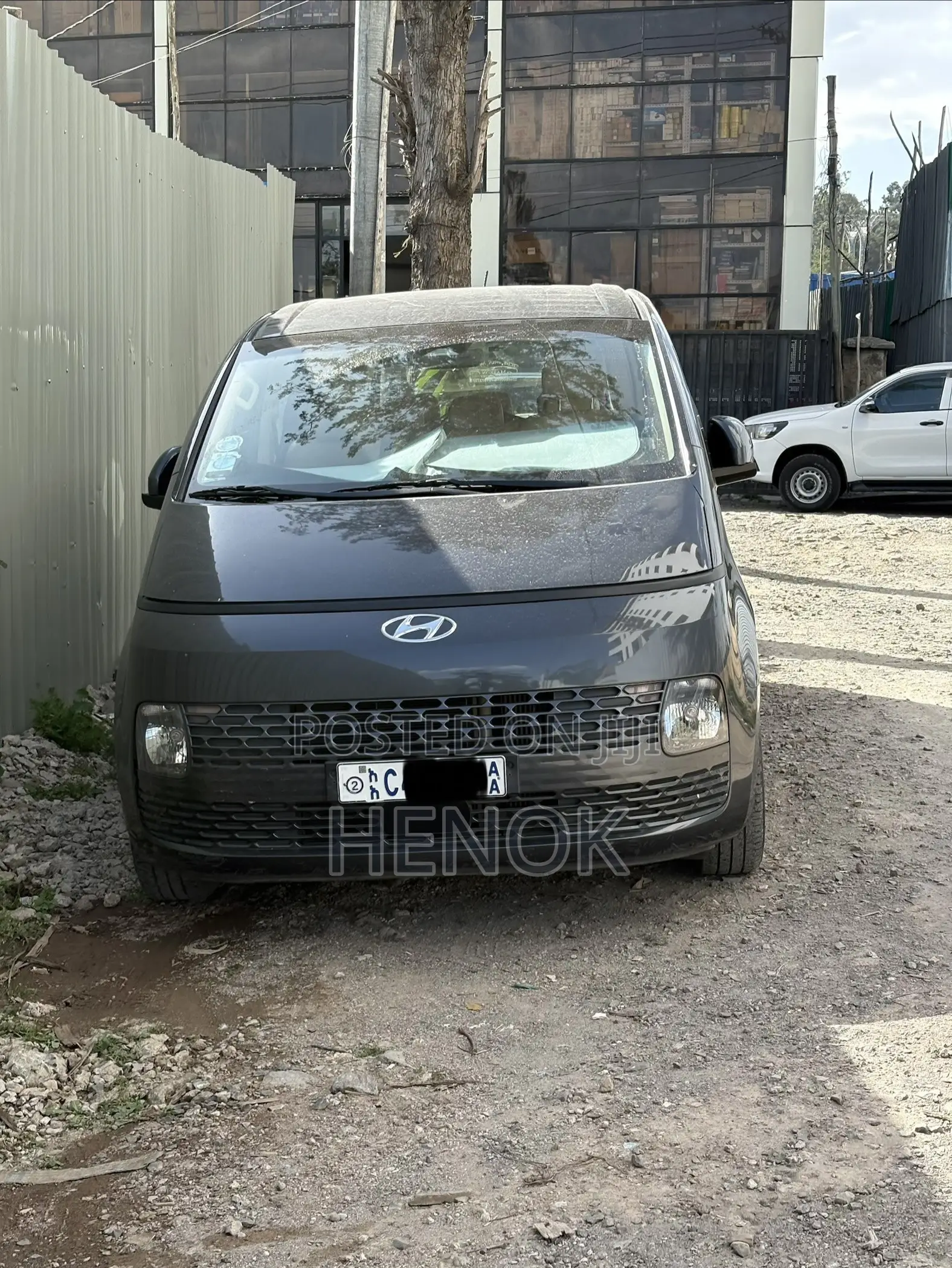 Hyundai Staria 2022 Gray