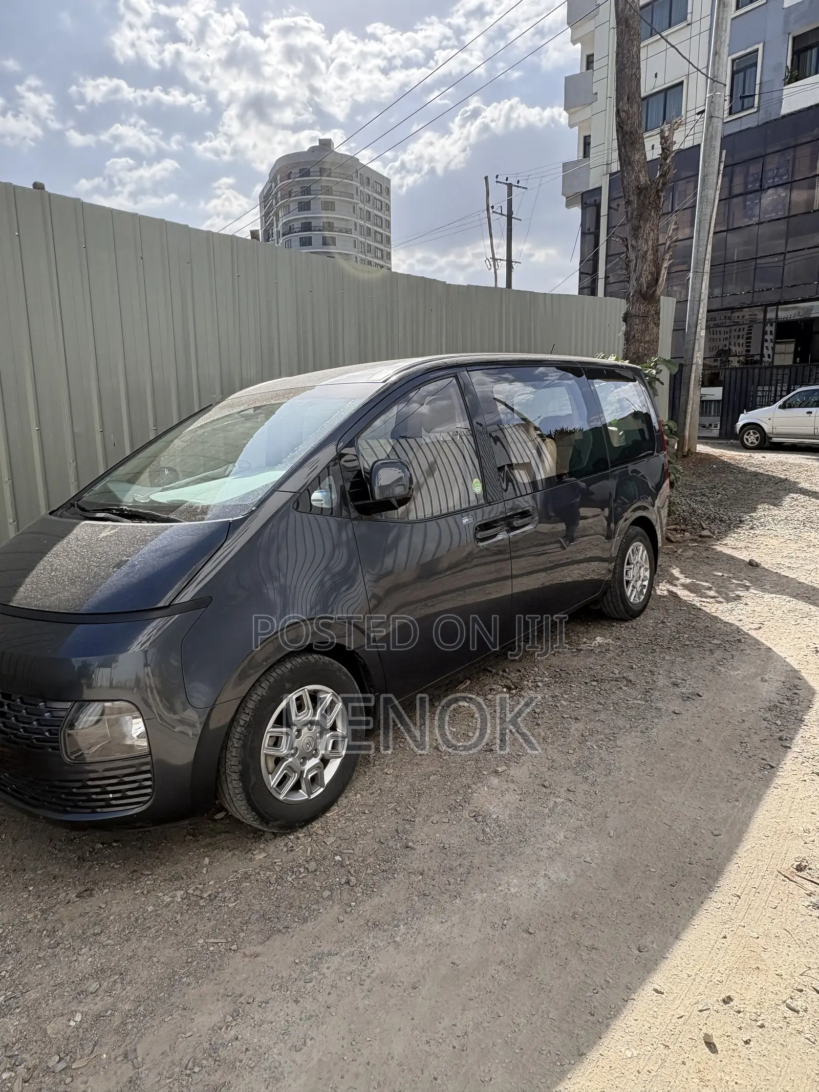 Hyundai Staria 2022 Gray