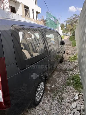 Hyundai Staria 2022 Gray
