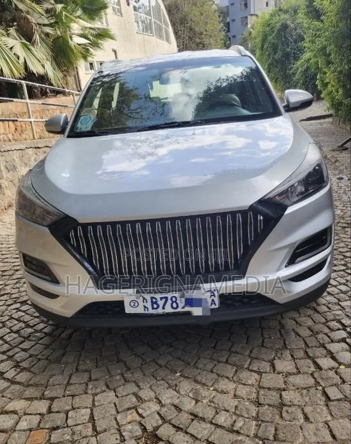 Hyundai Tucson 2022 Silver