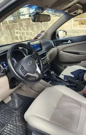 Hyundai Tucson 2022 Silver