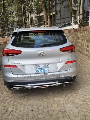 Hyundai Tucson 2022 Silver
