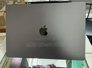 New Laptop Apple MacBook 32GB Apple M1 Max SSD 512GB
