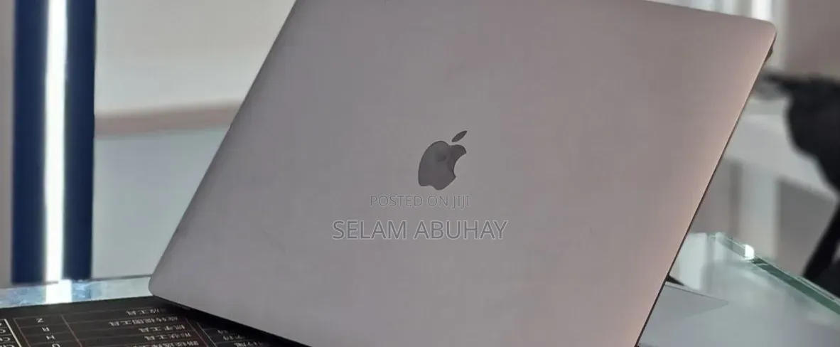 New Laptop Apple MacBook Pro 2019 16GB Intel Core i9 SSD 16 GB