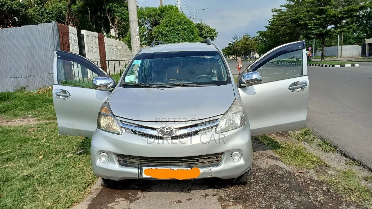 Toyota Avanza 2013 Silver