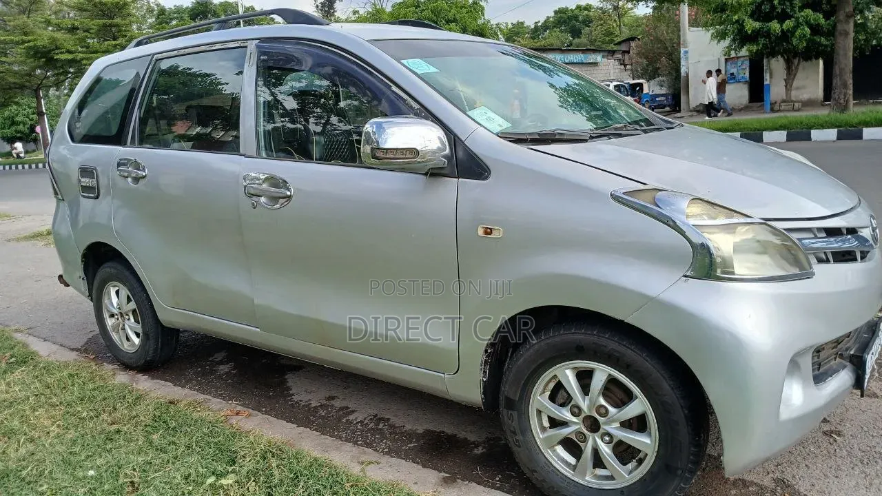 Toyota Avanza 2013 Silver