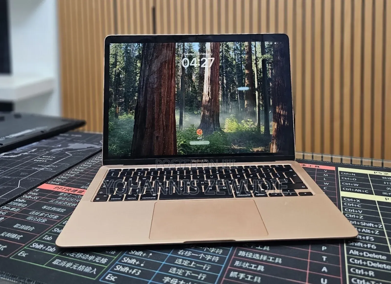 New Laptop Apple MacBook Air 2020 M1 8GB Apple M1 SSD 256GB