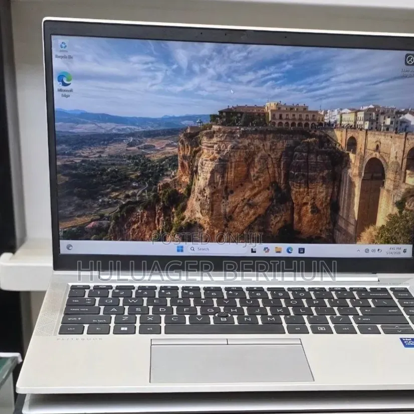New Laptop HP EliteBook 840 10 16GB Intel Core i7 SSD 512GB