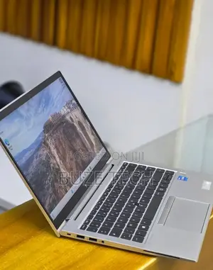 New Laptop HP EliteBook 840 G8 16GB Intel Core i5 SSD 512GB