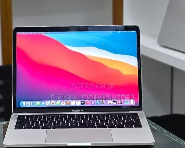 New Laptop Apple MacBook Pro 2019 16GB Intel Core i7 SSD 256GB