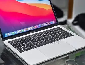 New Laptop Apple MacBook Pro 2019 16GB Intel Core i7 SSD 256GB