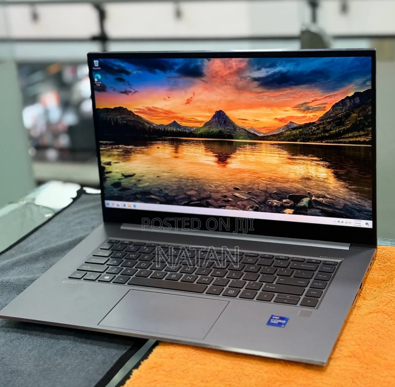 New Laptop HP ZBook Firefly G8 32GB Intel Core i7 SSD 512GB