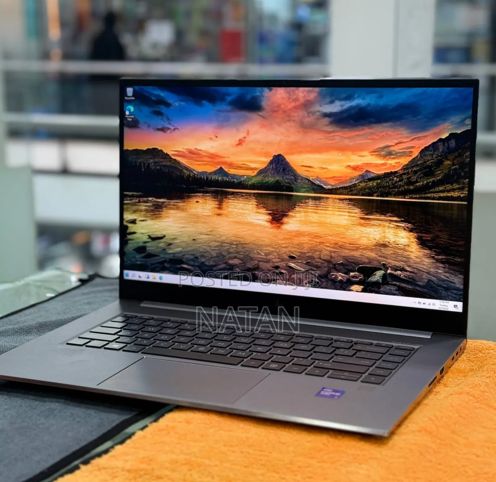 New Laptop HP ZBook Firefly G8 32GB Intel Core i7 SSD 512GB