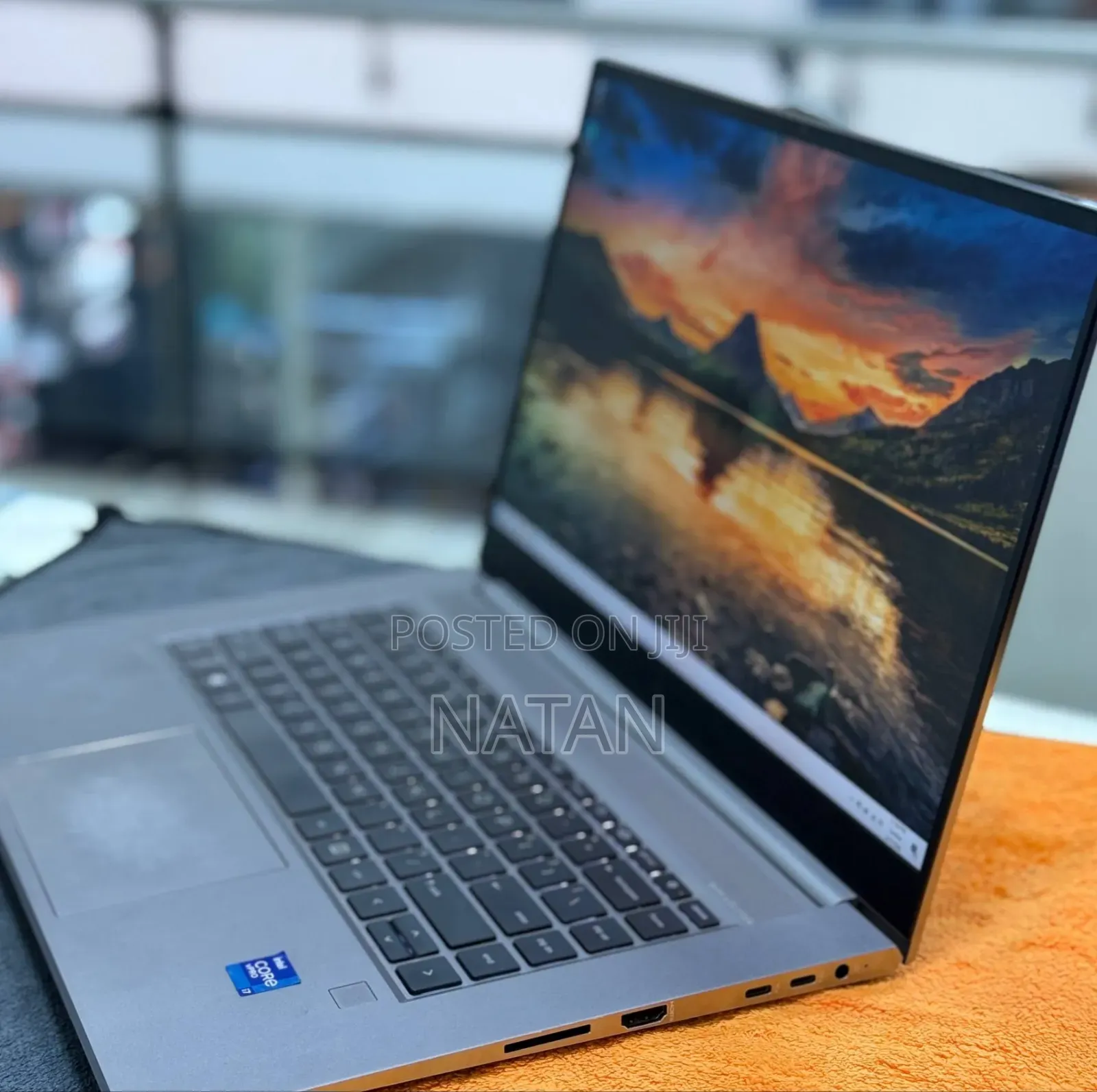 New Laptop HP ZBook Firefly G8 32GB Intel Core i7 SSD 512GB