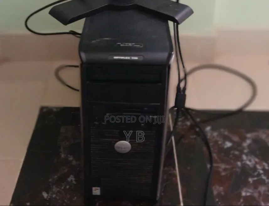Desktop Computer Dell OptiPlex 7450 2GB Intel Core M2 HDD 256GB