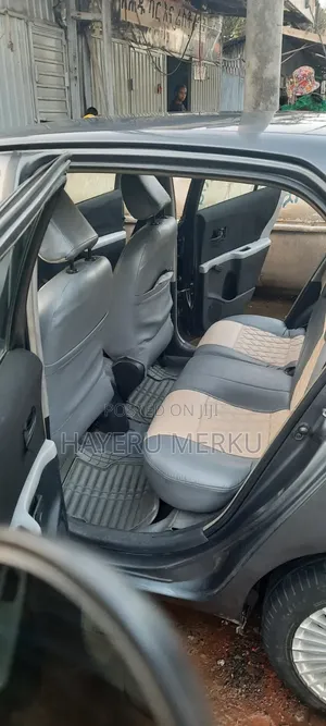 Toyota Yaris 2010 Gray